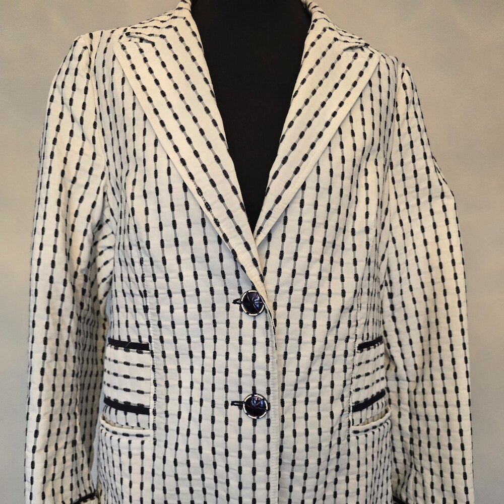 Like New Women's St. John Un-lined Lightweight Blazer